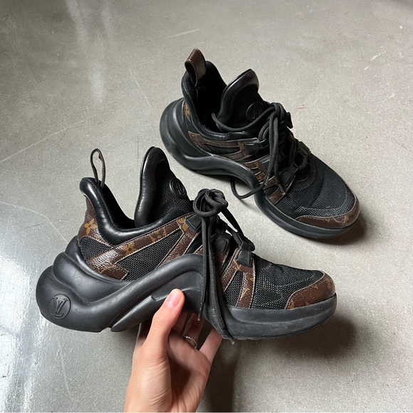AUTHENTIC LV Archlight Sneaker - Picture 3 of 8